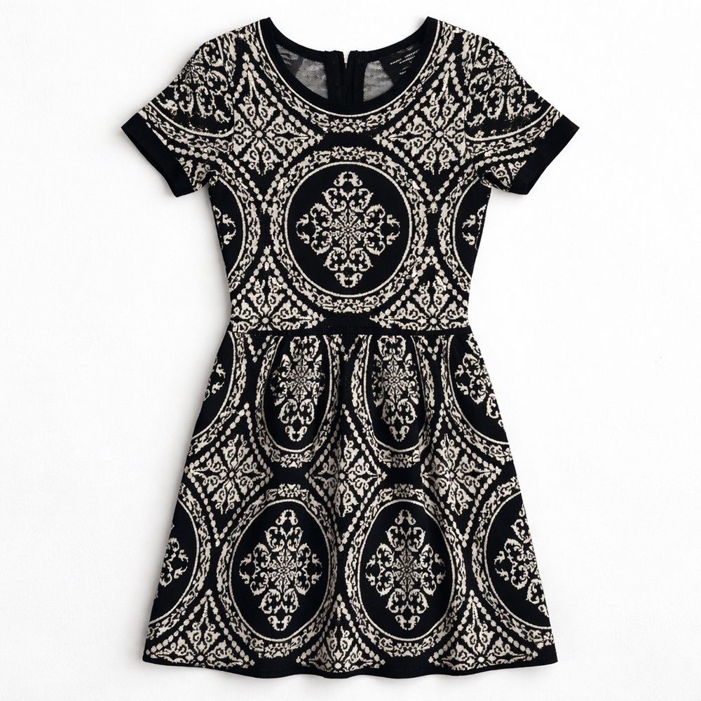 New Romeo + Juliet Couture Baroque Knit Fit Flare Dress Party Work Black Ivory M
